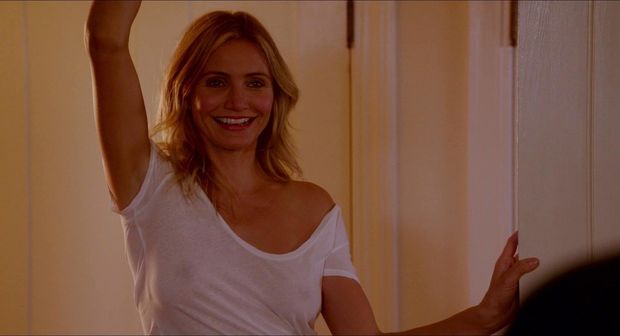 Cameron Diaz Wearing T-shirt & No Bra