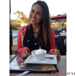 This hot women is looking so hot