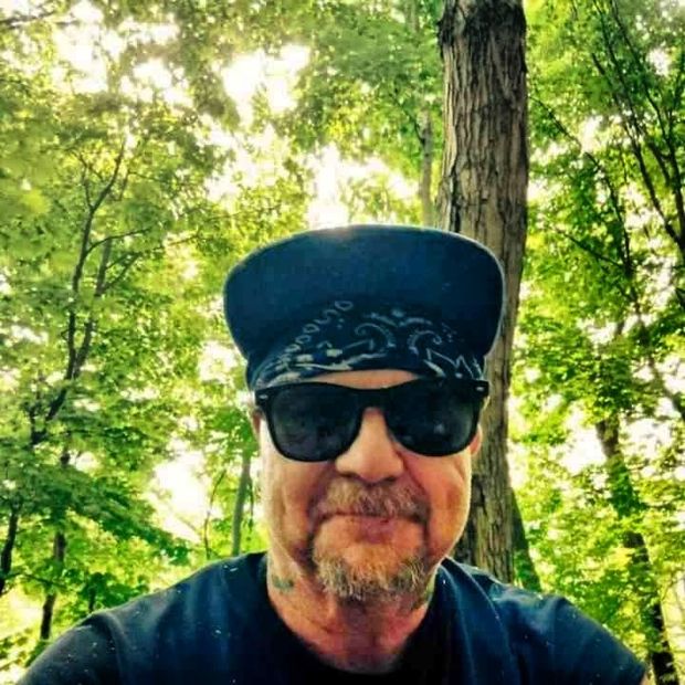 Love Sucking pussy anY Women Illinois Indiana area