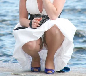 A peek upskirts