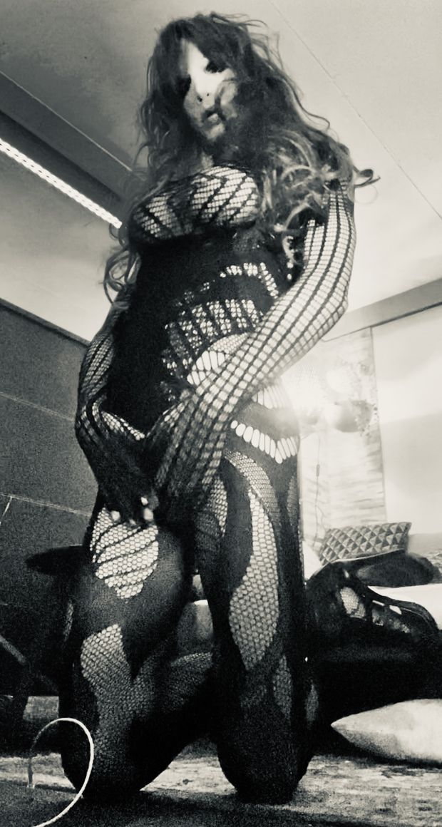 B/W sexy slut