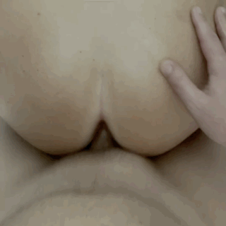 Pulling out and cumming on wifes ass