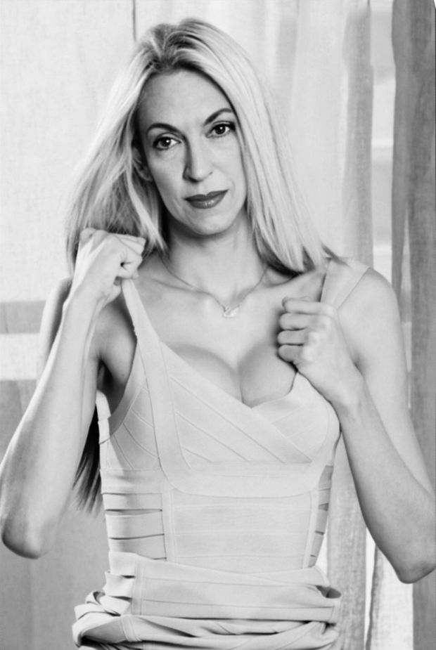 Blonde shemale