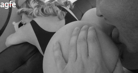 I love when they are spread so far apart and the tongue goes in deep!