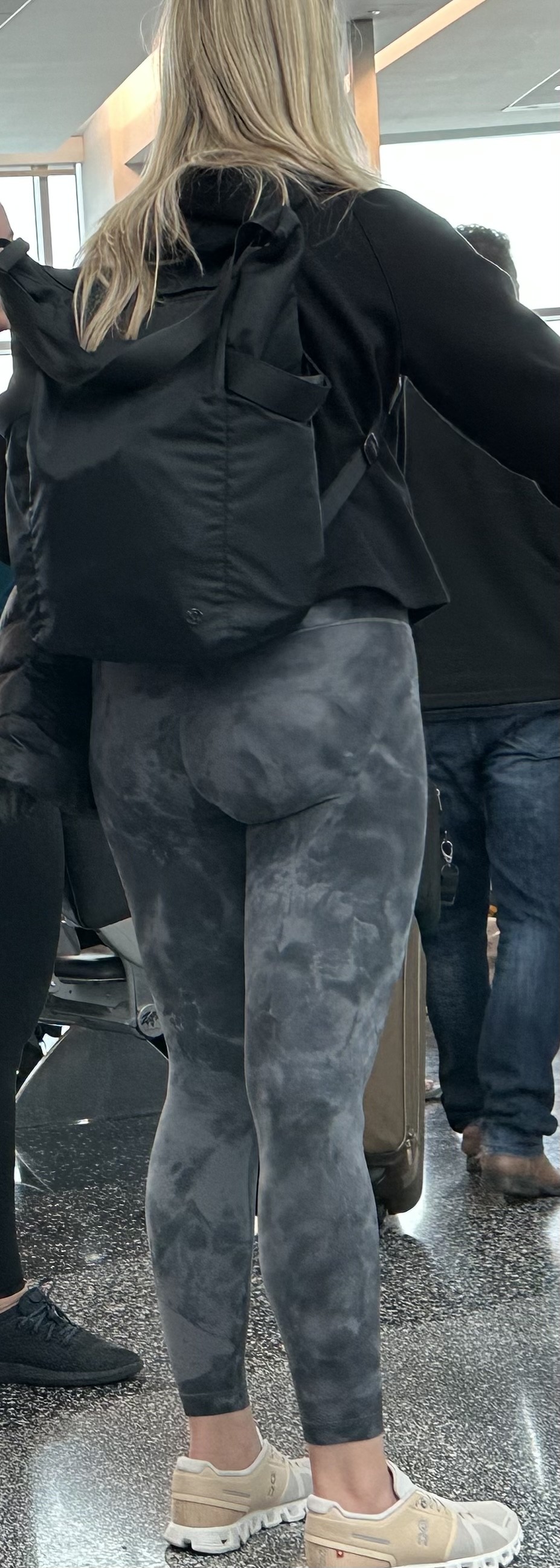 More fine asses out and about