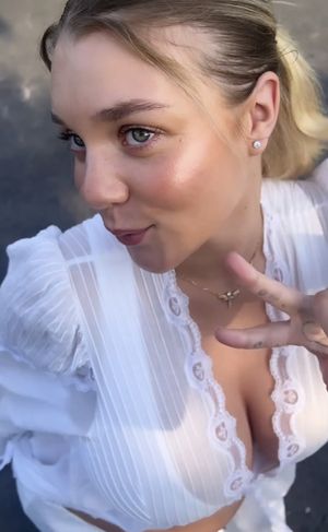Gabbie Carter Pregnant Cleavage