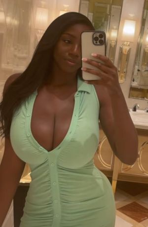 Ellie Mae green dress mirror selfie