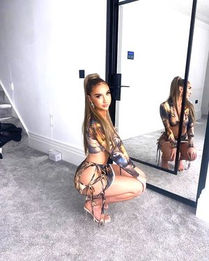 Alicia-Scholes-Feet-2!