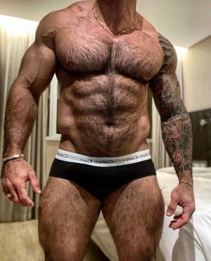 HAIRY ALPHA DILF