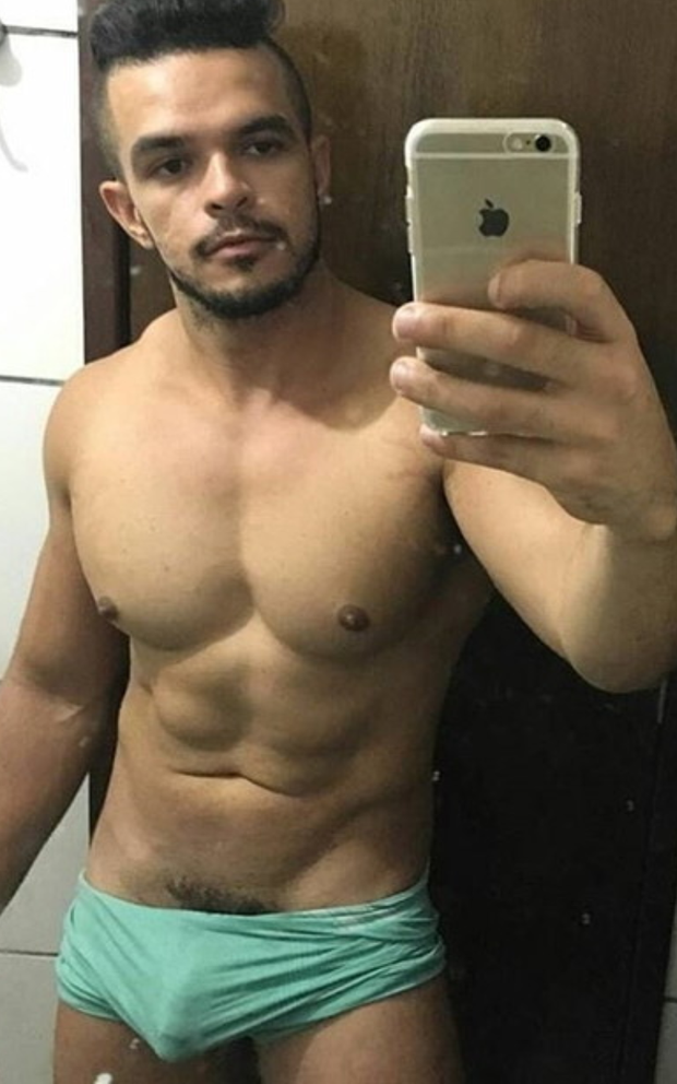 Bulging for a selfie