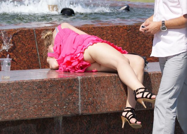 Nude upskirt pics