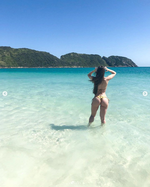 Hot babe teen with bubble butt 17