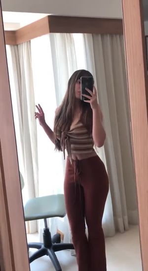 Hot babe teen with bubble butt 19