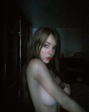 Hot babe teen with bubble butt 25