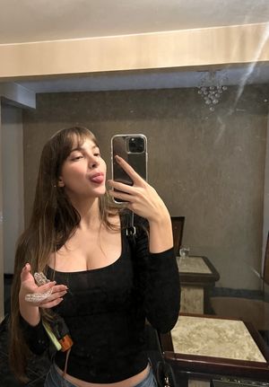 Hot babe teen with bubble butt 26