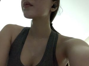 Hot babe teen with bubble butt 27 - Sweaty