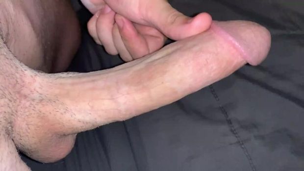 I don’t know why this pic made my cock stand right up, but it did. Hope it has the same effect on you.