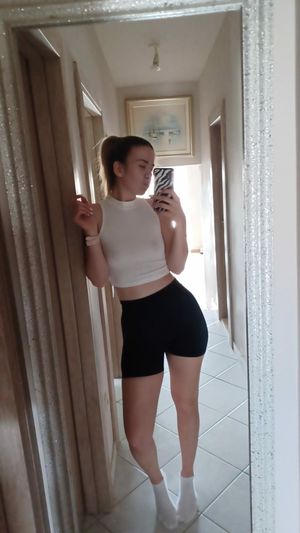 Your Girlfriend has a phone