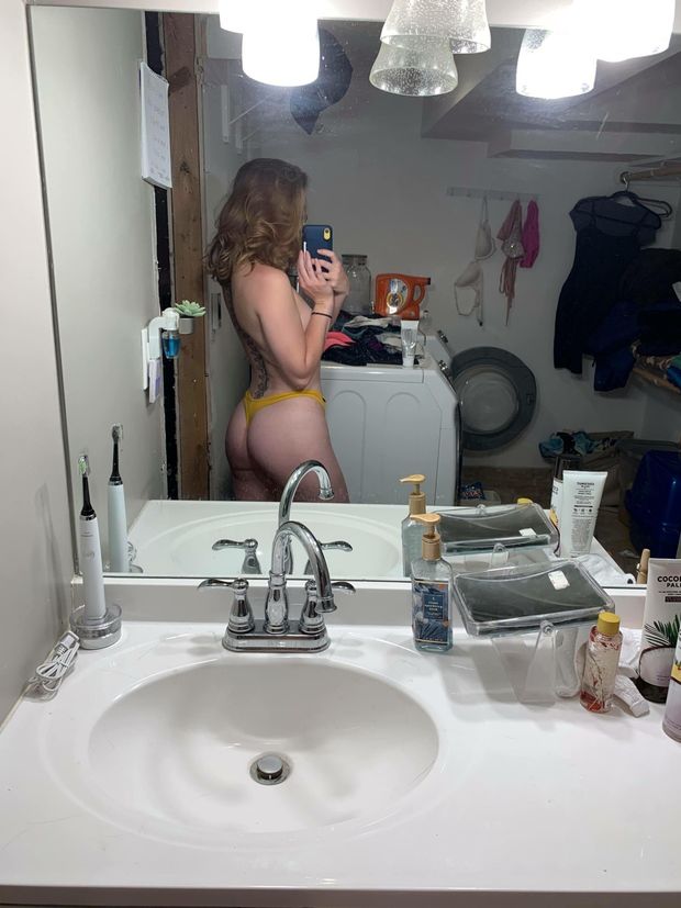 bathroom selfie