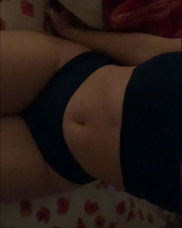 Snowbunny Abbey showing off her breedable body...