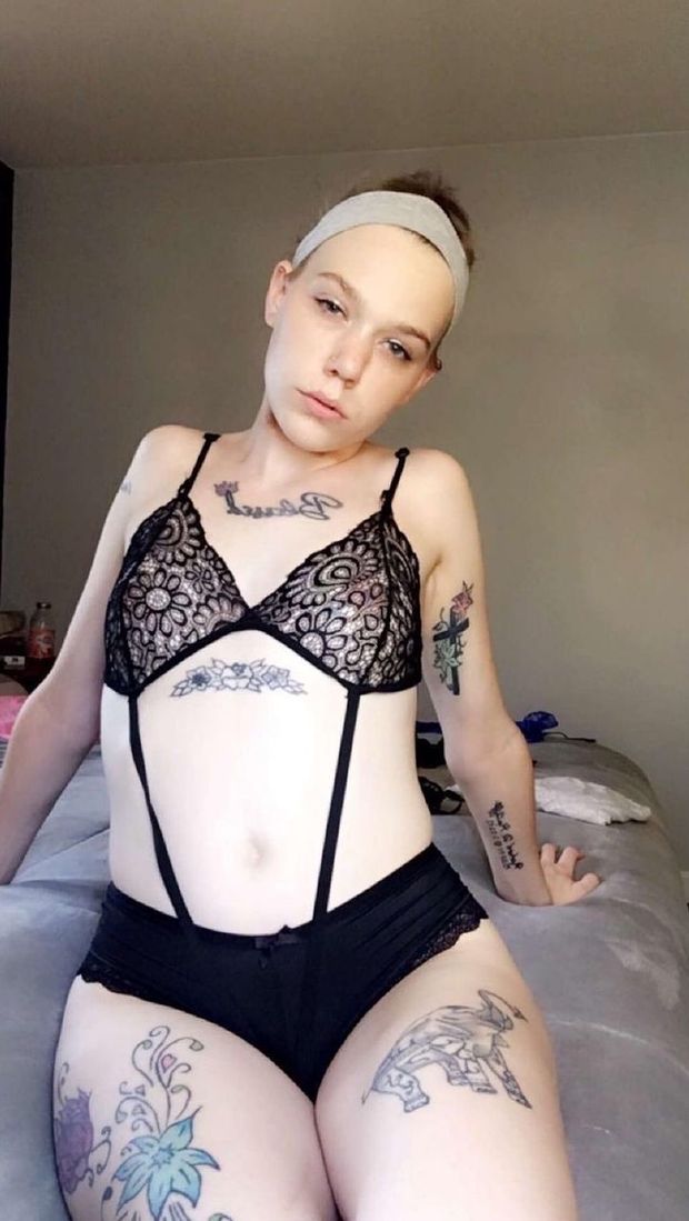 Snowbunny Victoria in lingere