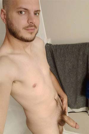 Hot sub stud in Lone Tree, CO looking for a strong master to handle me