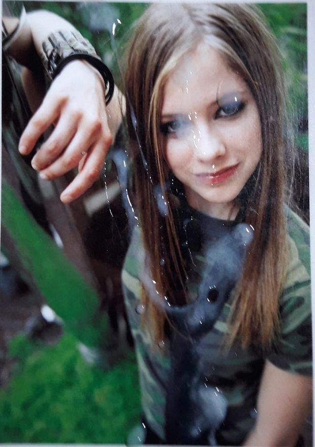 Sexy princess Canadian Avril Lavigne drenched
