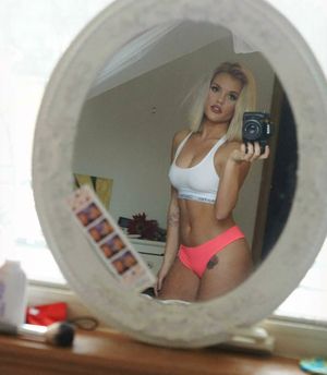 Your Girlfriend has a phone