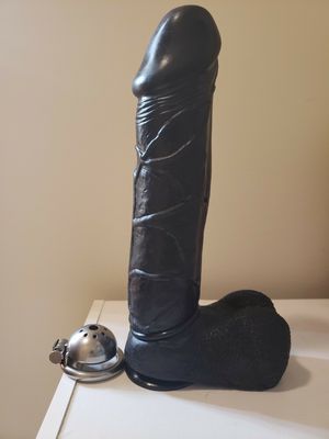 a minimum chastity cage size corresponds to a maximum dildo size