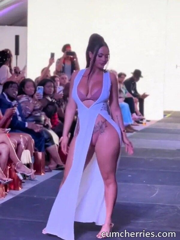 Hot chick 7