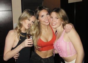 Anys & friends at bar