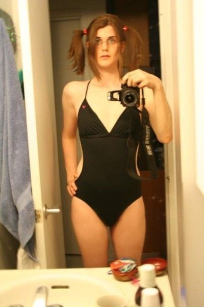 She may look like a gurl-but her bulge shows she a he!