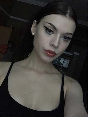 Tu veux voir ma tronche et ma queue de shemae ? Moi transsexuel sur Fos-sur-Mer 13270 près de Marseille