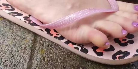 her toes make me cum