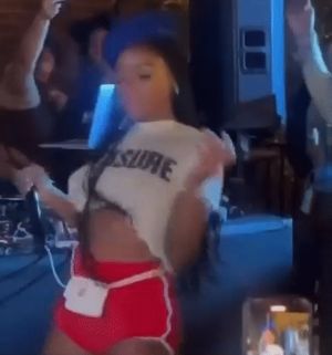 Janelle Monae flashing her boobs