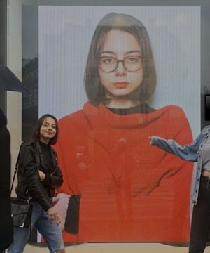 Slut wants to be exposed, why don't you deface her?