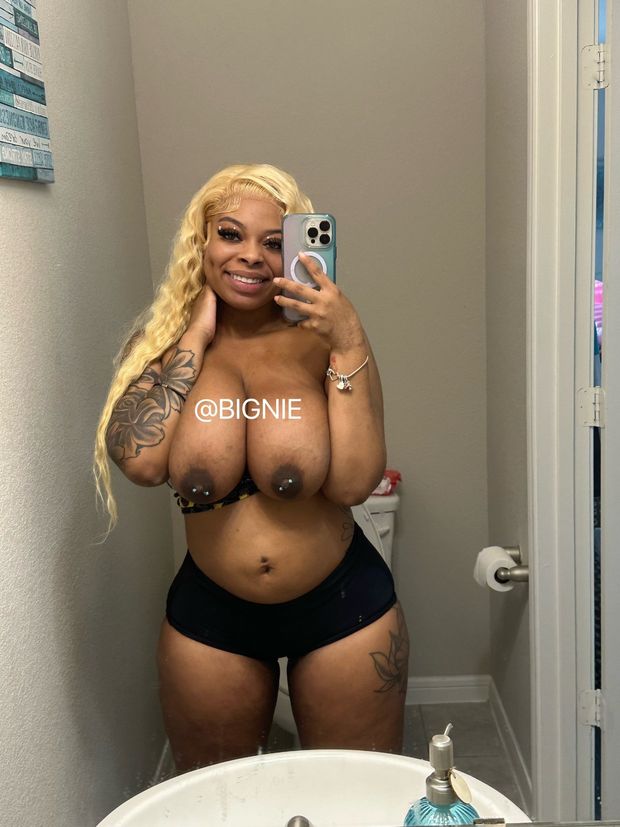 Bit Titty Ebony Selfie