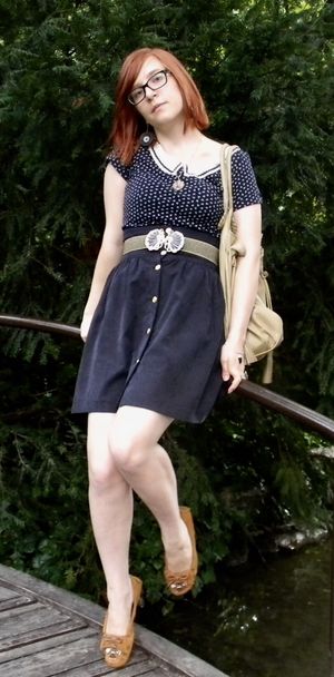 Virginie aime se faire péter la chatte par des inconnus