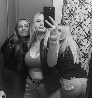 Keyra & Gina self shot ass and boobs