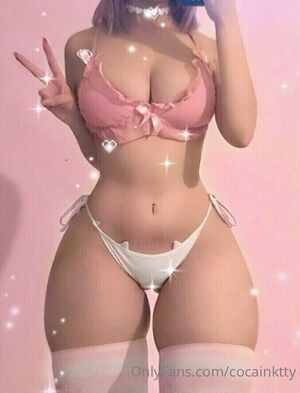 Sexy blonde with amazing ass