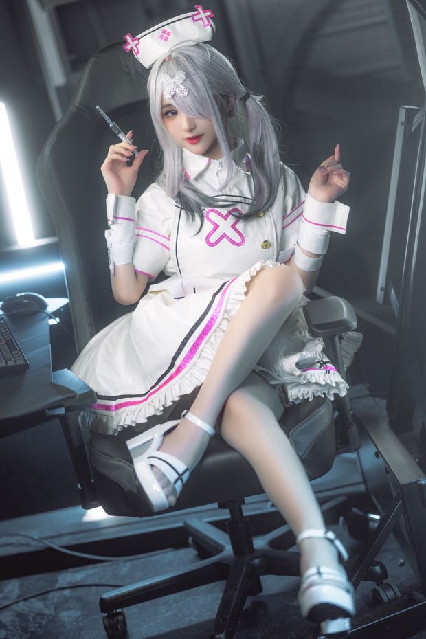 Nurse Cosplay