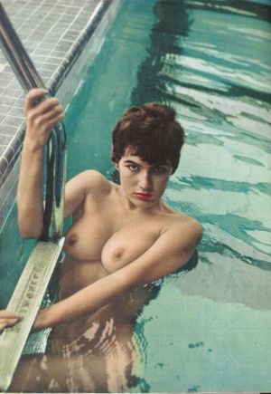 Dondi Penn swimming nude