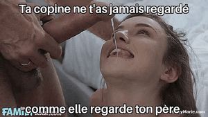 Il prend un malin plaisir à jouir dans sa gorge