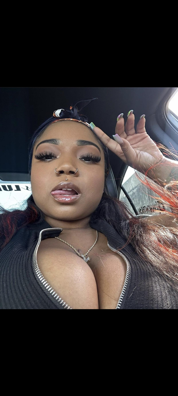Ebony babe