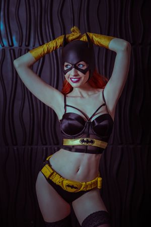 Amanda Lynne batgirl