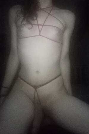 Cute 22 yo tranny so curious to try bonding with a man instead of all alone - Ralston, NV