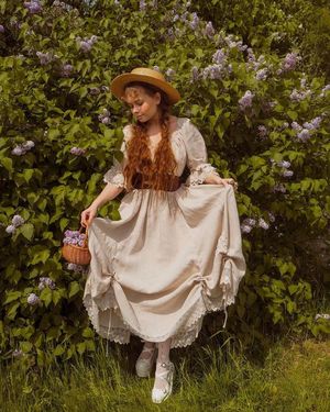 Everlinet - The wild blossoming beauty of may untamed by hands of humans - 3