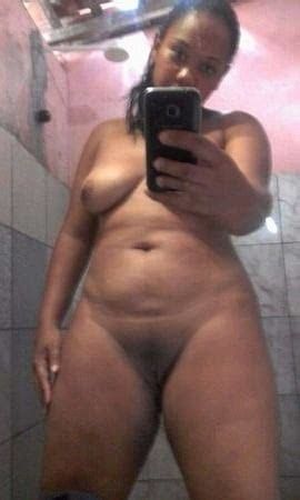 Casadinha mandando nudes