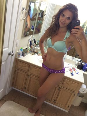 Your Girlfriend has a phone