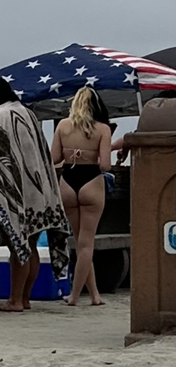Fine asses out and about